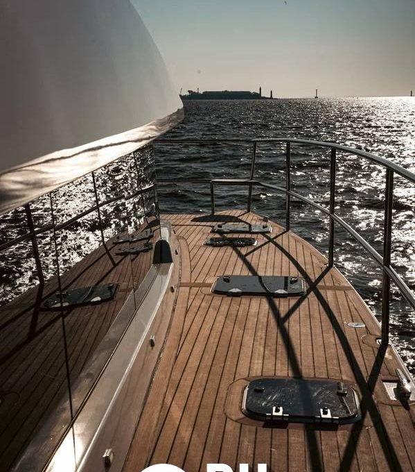 «jocore A» аренда моторного катамарана в Санкт Петербурге