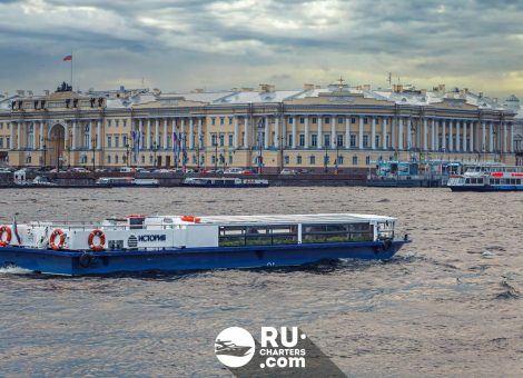 «История» Аренда теплохода в Санкт Петербурге