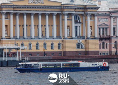 «История» Аренда теплохода в Санкт Петербурге