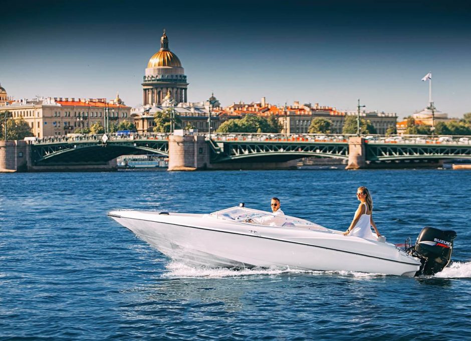 «Торнадо» Аренда катера в СПб