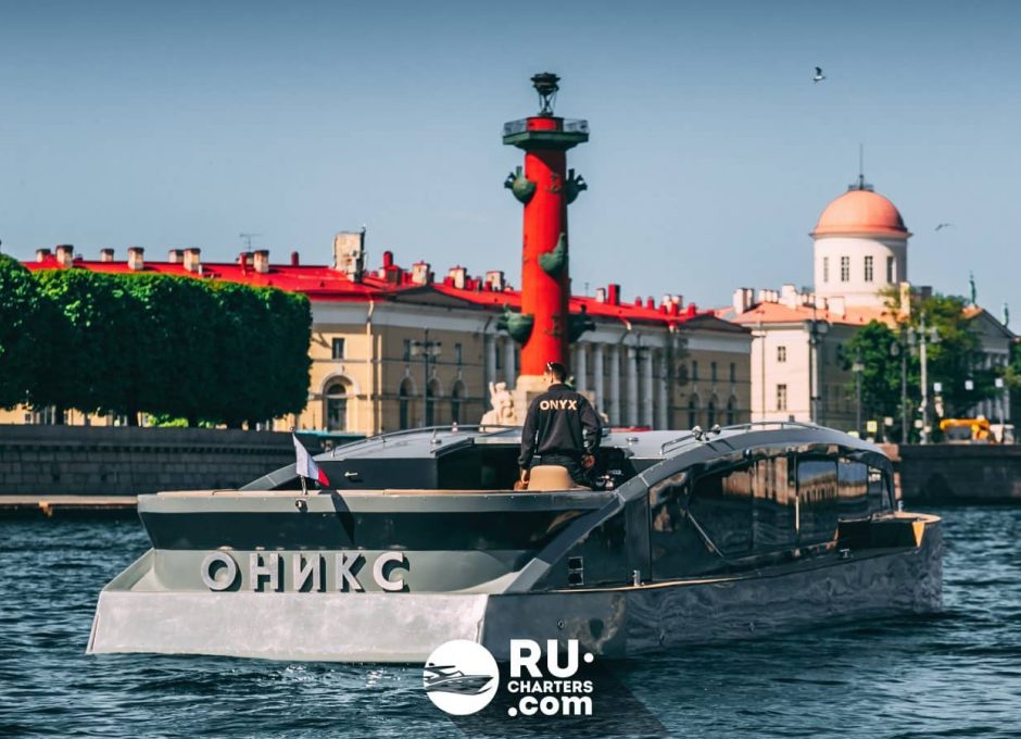 «onyx» Аренда моторной яхты в СПб