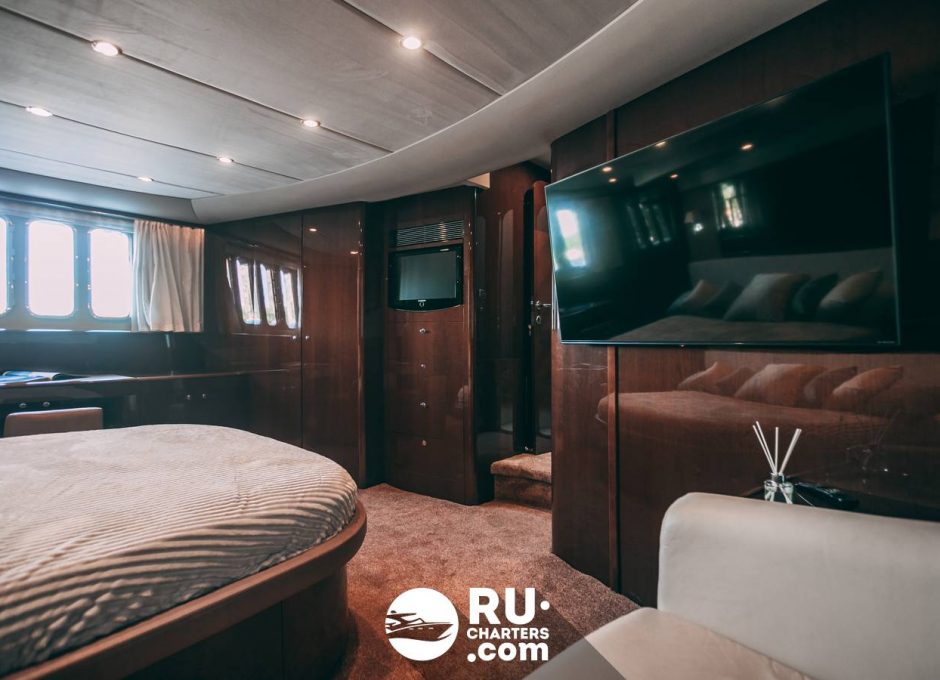 «princess 68» Аренда яхты в СПб