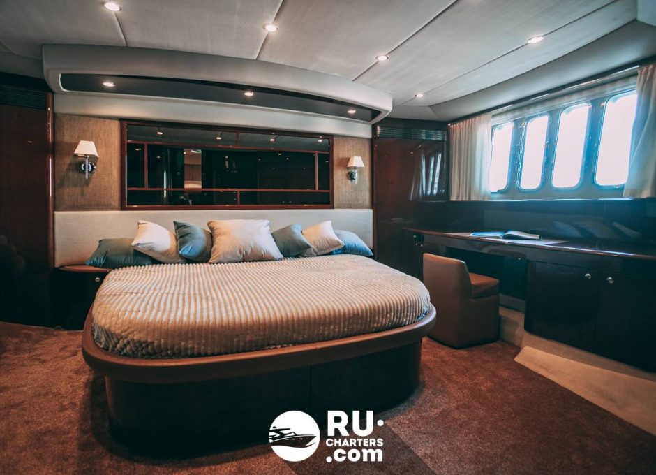 «princess 68» Аренда яхты в СПб