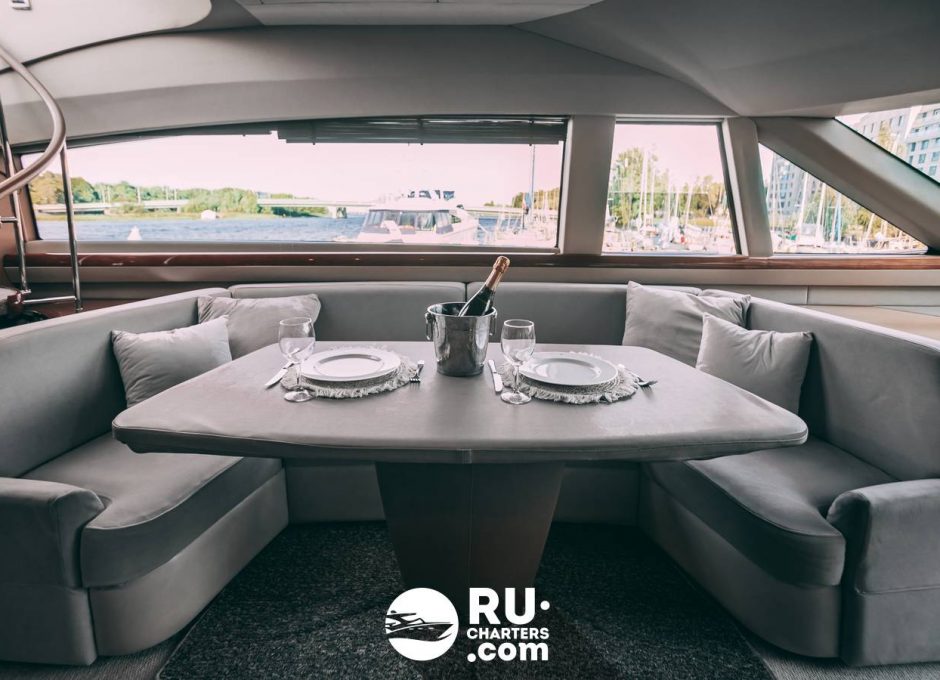 «princess 68» Аренда яхты в СПб