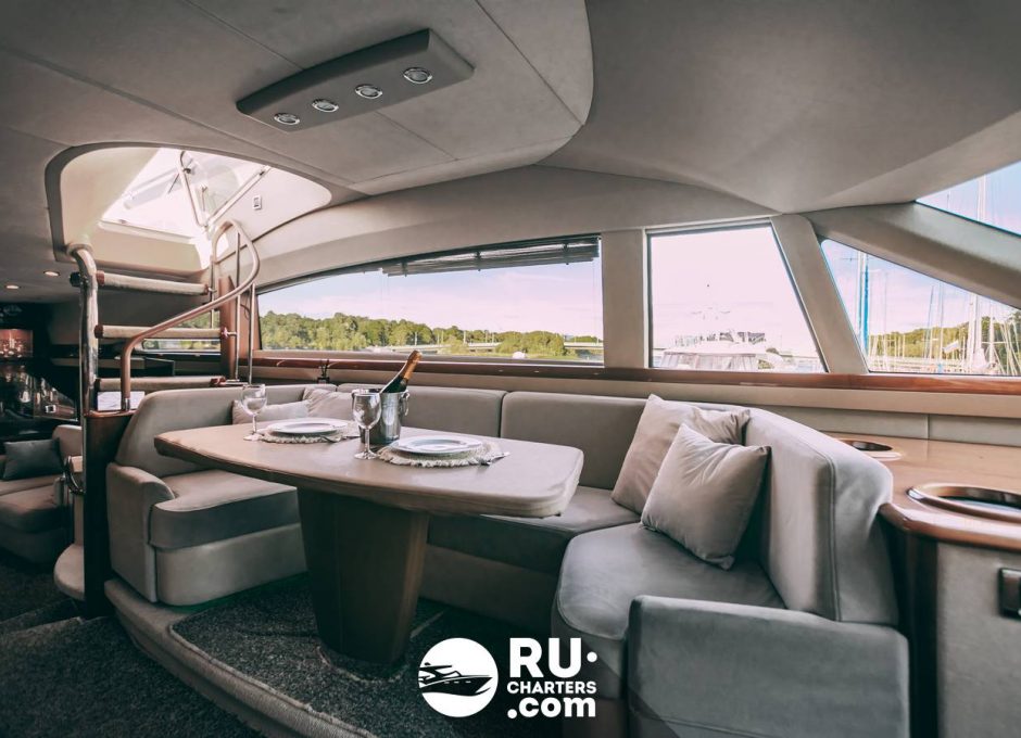 «princess 68» Аренда яхты в СПб