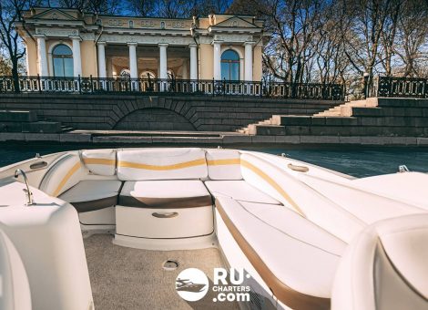 «maxum 240 ЭВР» Аренда катера в СПб