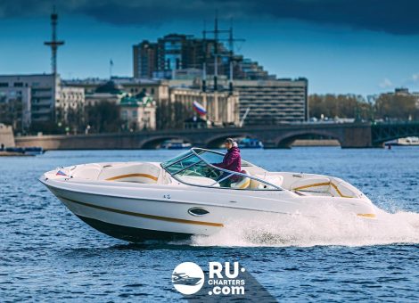 «maxum 240 ЭВР» Аренда катера в СПб