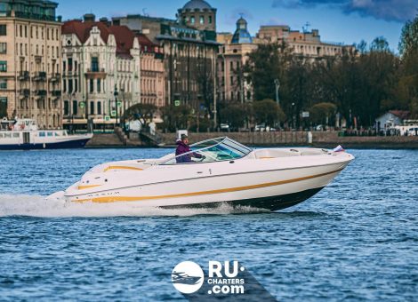 «maxum 240 ЭВР» Аренда катера в СПб