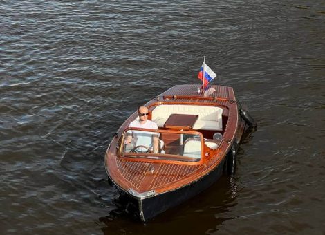 «Миа» Аренда венецианского катера в СПб