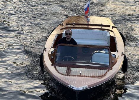 «Миа» Аренда венецианского катера в СПб