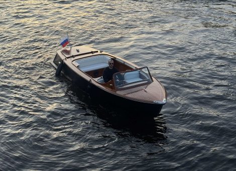 «Миа» Аренда венецианского катера в СПб