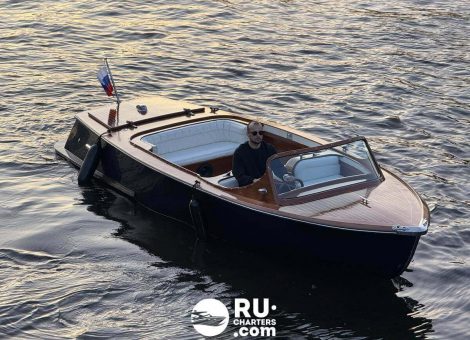 «Миа» Аренда венецианского катера в СПб