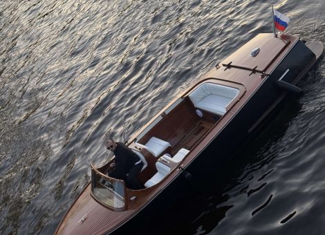 «Миа» Аренда венецианского катера в СПб