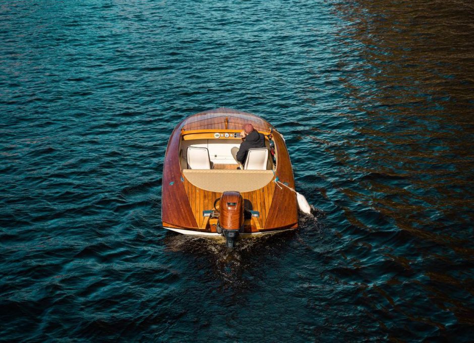 «Ода» Аренда катера в СПб