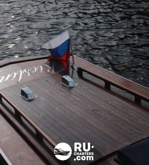 «Рислинг» Аренда катера в СПб