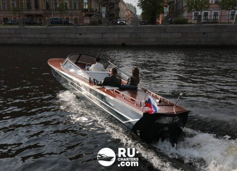 «Рислинг» Аренда катера в СПб