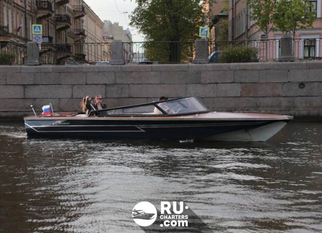 «Рислинг» Аренда катера в СПб