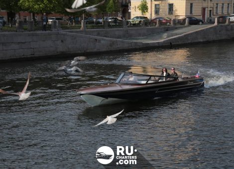 «Рислинг» Аренда катера в СПб