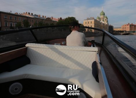 «Рислинг» Аренда катера в СПб