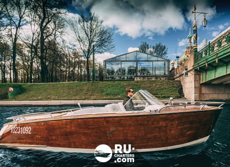 «riva» Аренда катера в СПб