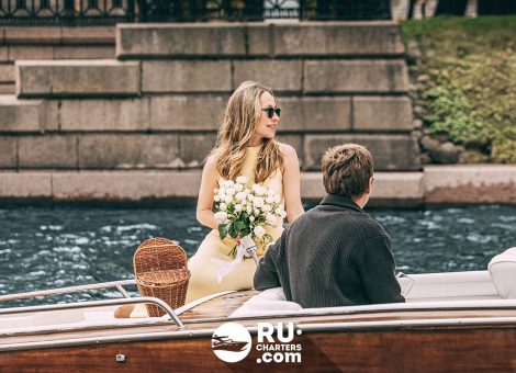«riva» Аренда катера в СПб