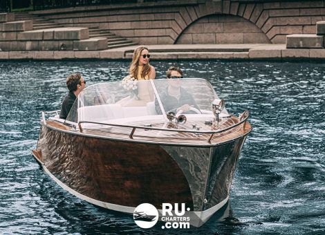 «riva» Аренда катера в СПб