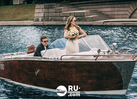 «riva» Аренда катера в СПб