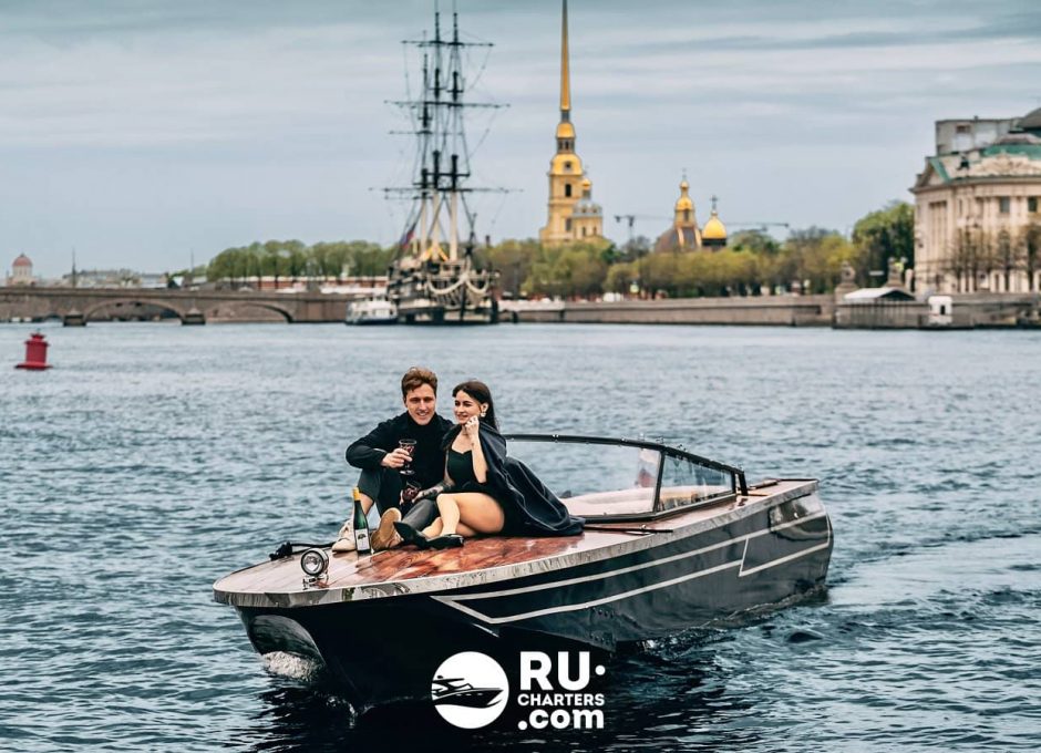«Рислинг» Аренда катера в СПб