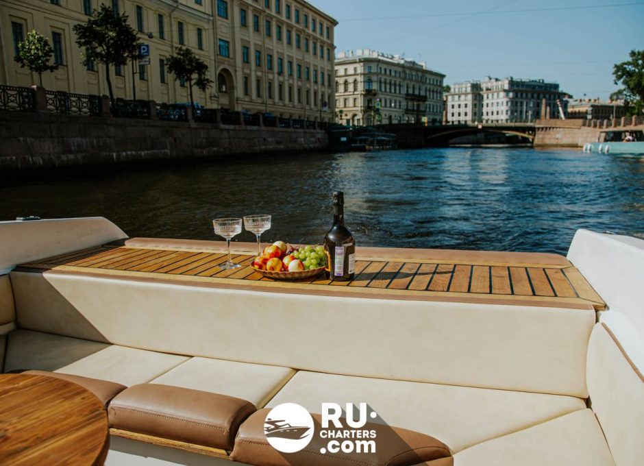 «wellcraft 210 Пупсень» Аренда катера в СПб