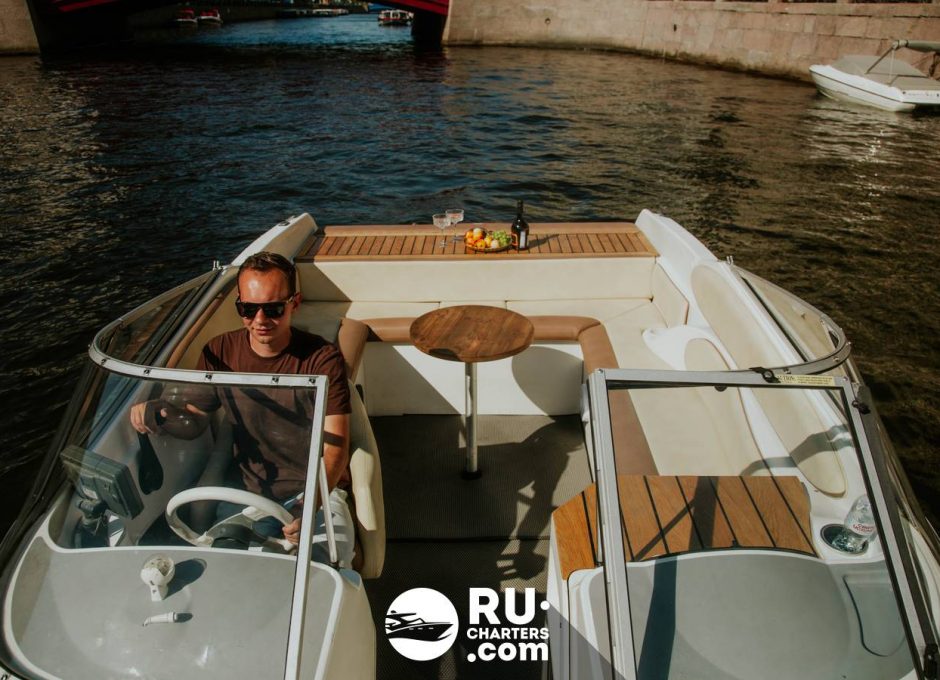 «wellcraft 210 Пупсень» Аренда катера в СПб