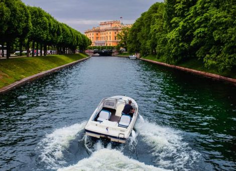 «bayliner 185 Эсения» Аренда катера в СПб