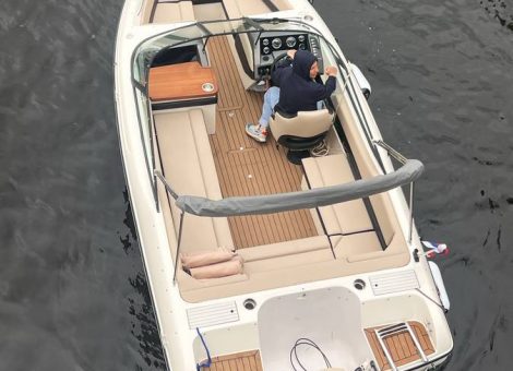 «chaparral 190 Sl Крохаль» Аренда катера в СПб