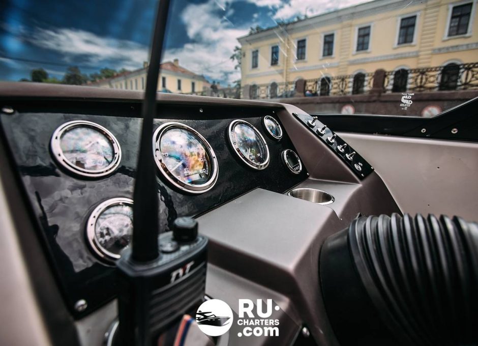 «chaparral 190 Sl Крохаль» Аренда катера в СПб