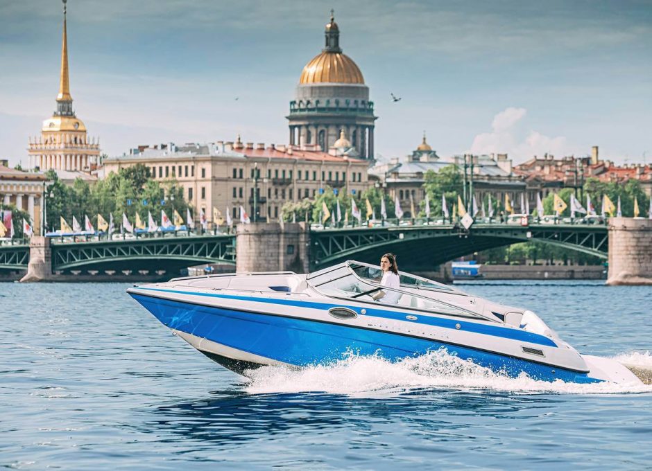 «crownline 230 Br Бангкок» Аренда катера в СПб