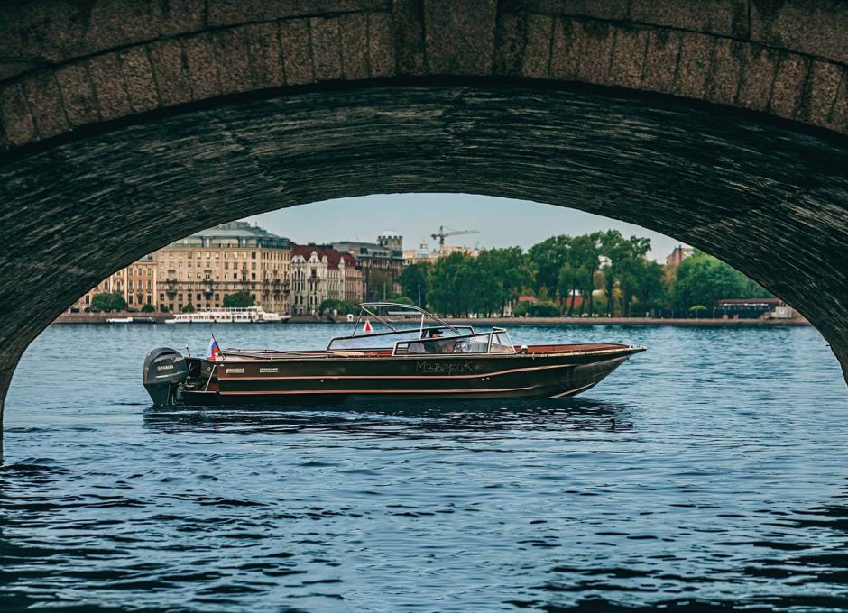 «Мэверик» Аренда катера в СПб