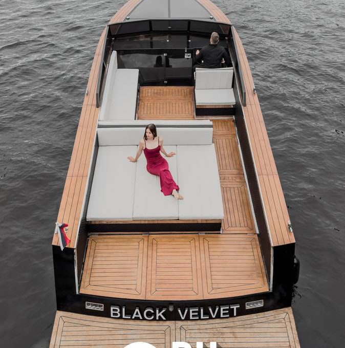 «black Velvet» Аренда катера в СПб