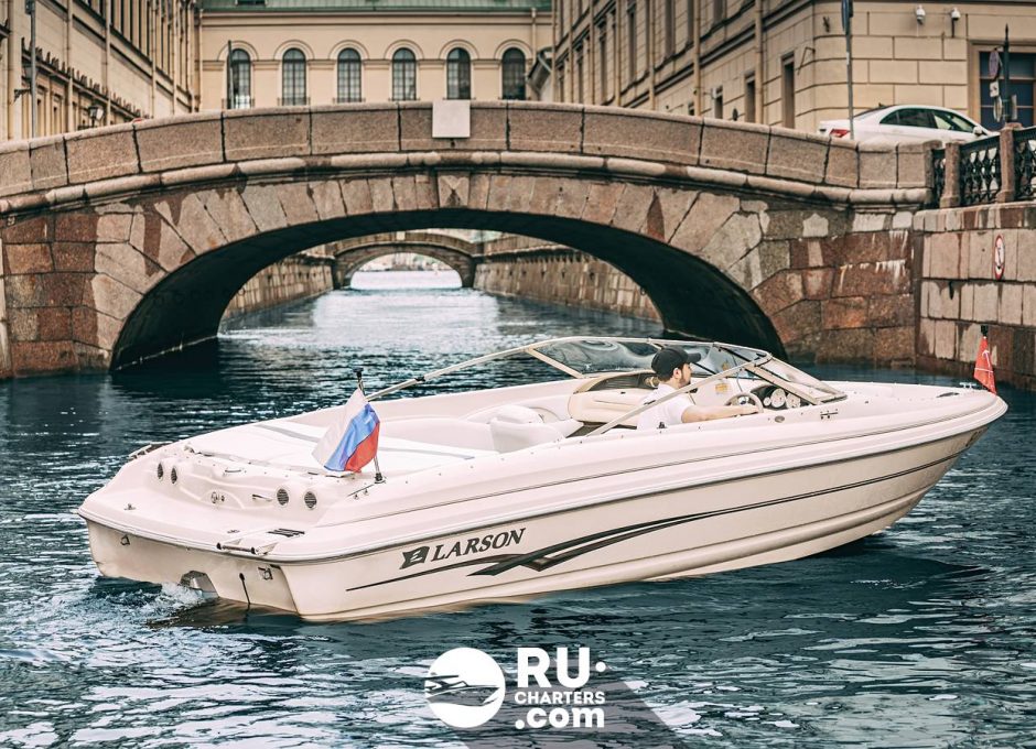 «larson 210 Спанч Боб» Аренда катера в СПб