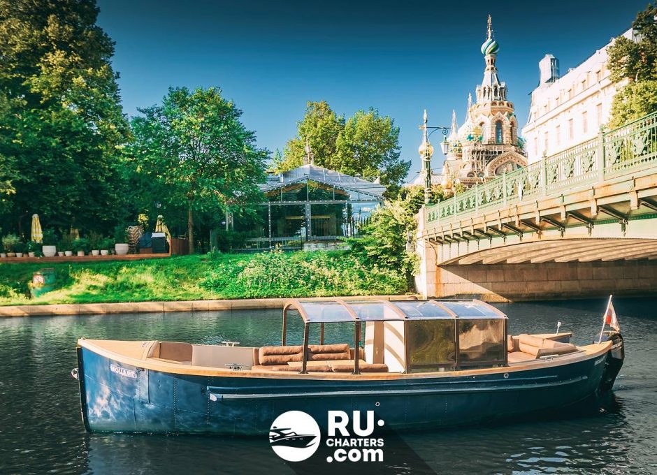 «Моцарт» Аренда катера в СПб
