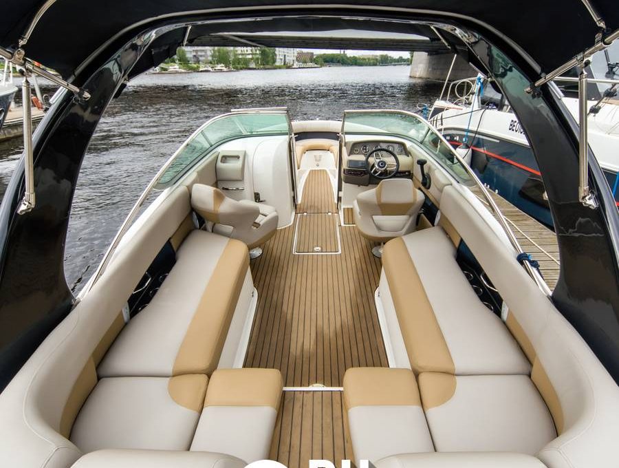 «regal 2500 Аль Мактум» Аренда катера в СПб