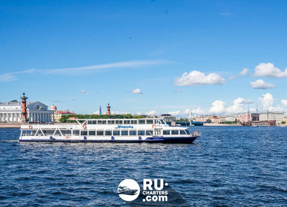 «Юность» Аренда теплохода в СПб