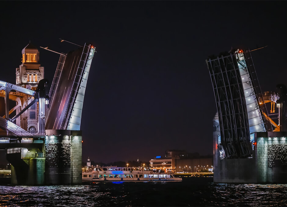 Премиум круиз «Разводные мосты»