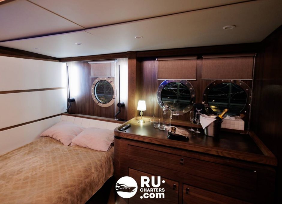 «Шустрый Бобер» Аренда теплохода ресторана в СПб