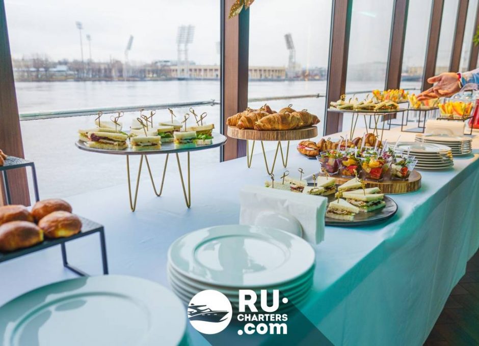 «Шустрый Бобер» Аренда теплохода ресторана в СПб