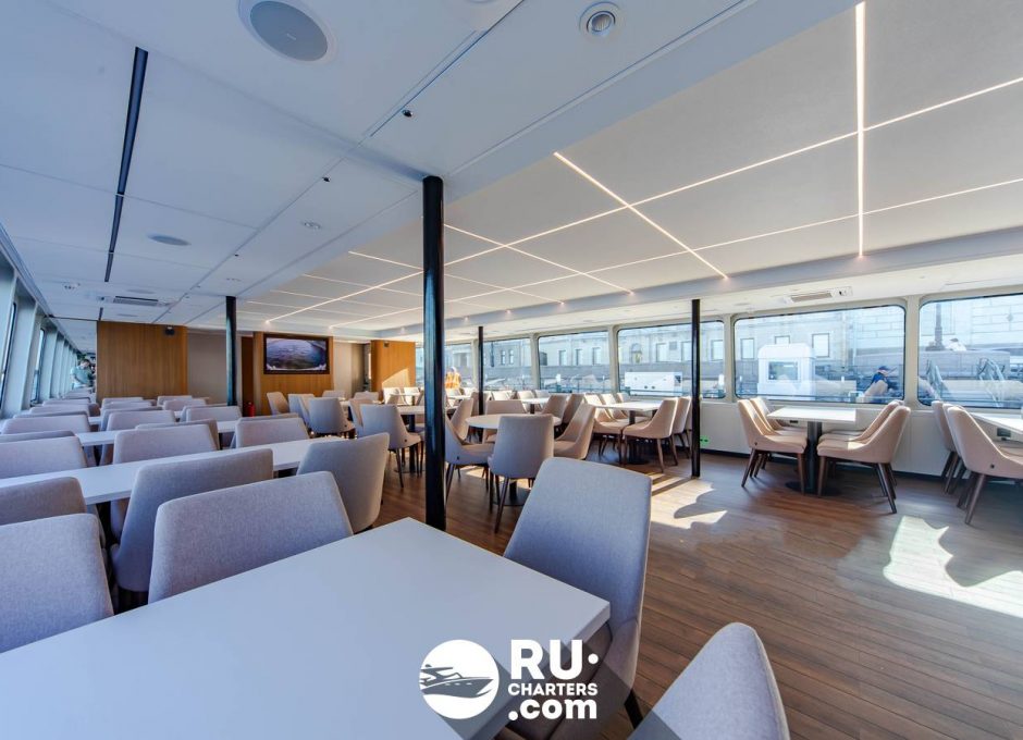 «Бастион» Аренда катамарана в СПб