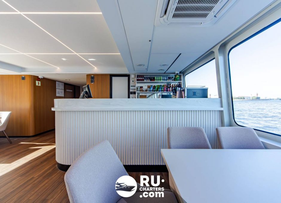 «Бастион» Аренда катамарана в СПб