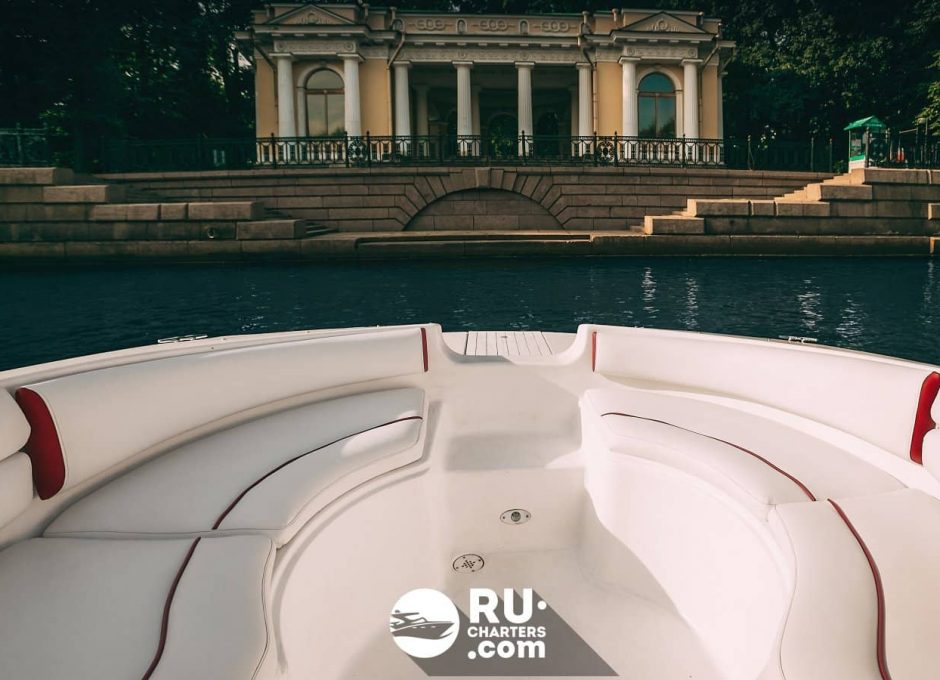 «Антураж» Аренда катера в СПб