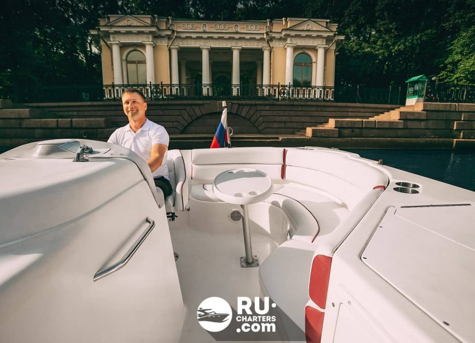 «Антураж» Аренда катера в СПб