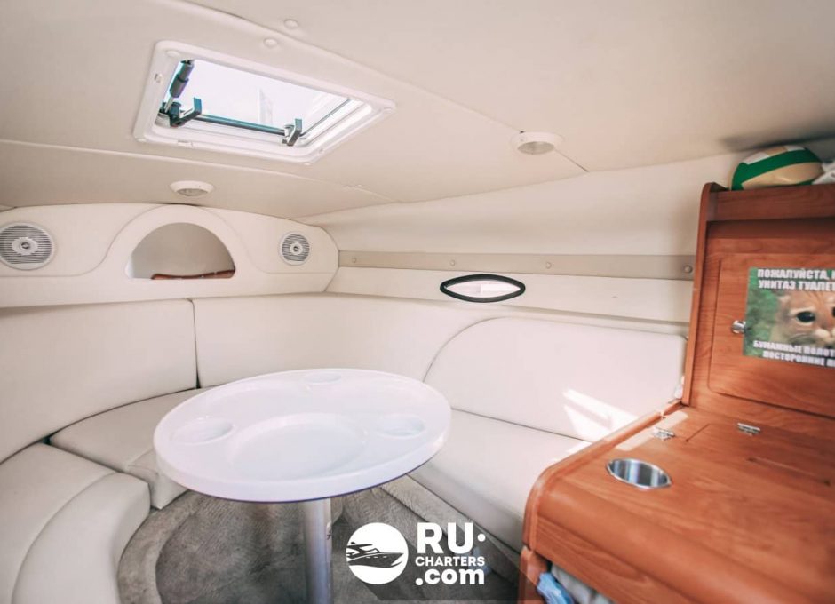 «Бризер Rinker 230» Аренда катера в СПб