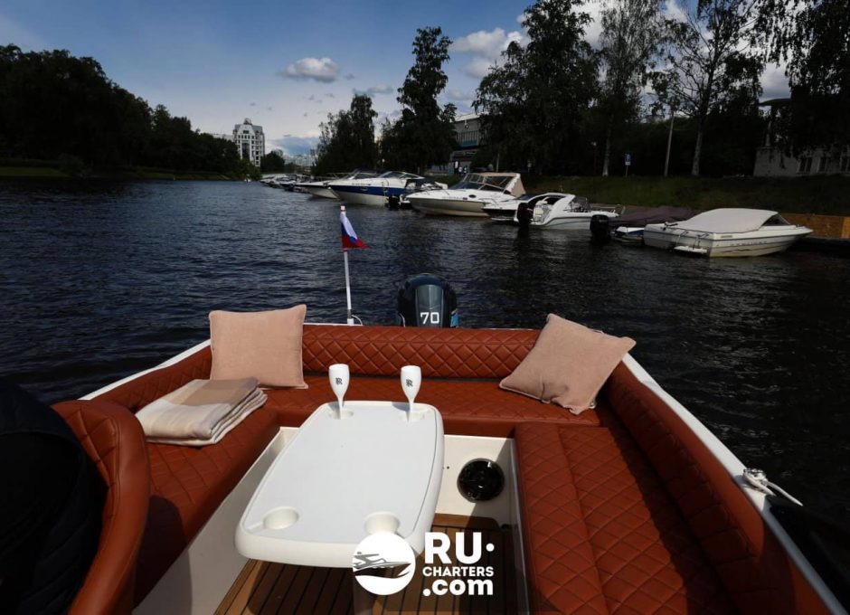 «Роллс» Аренда катера в СПб