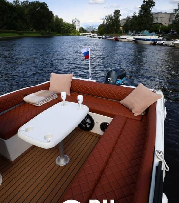 «Роллс» Аренда катера в СПб